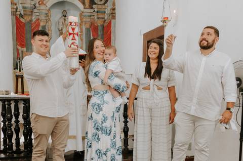 Batizado em Niterói na Igreja Histórica de São Francisco Xavier - Fotógrafa Renata Rocha'