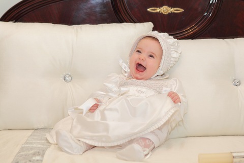 Bebe de Baptizado a rir muito - Lourosa'