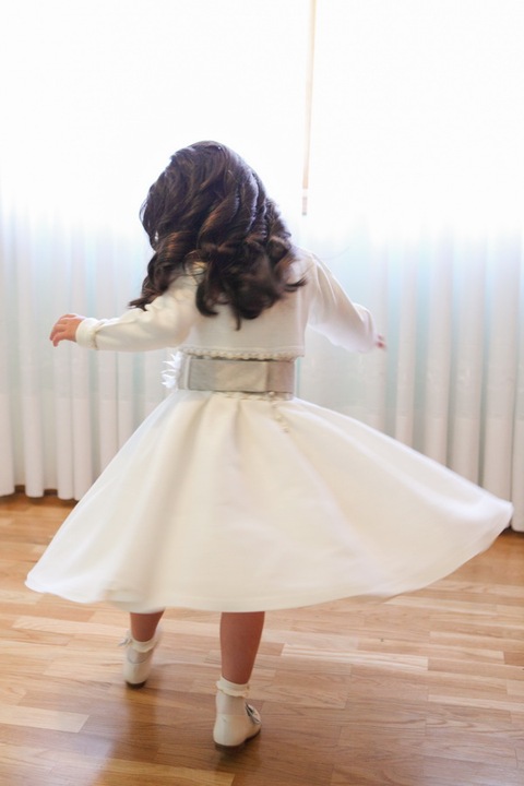 Menina de Baptizado a dançar - Vila Maior'