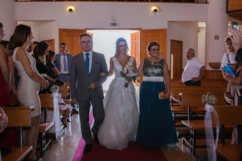 atrada da noiva na igreja'