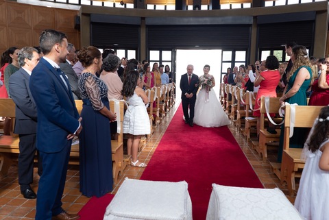 Noiva entra na Igreja'