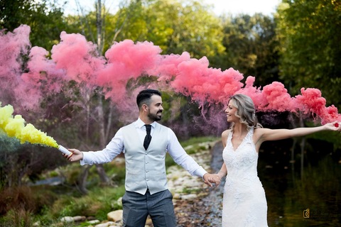 fotografia de casamento. fotografo de casamento. noivo e noiva. vestido de noiva. fumos.'