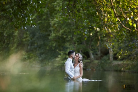 fotografia de casamento. fotografo de casamento. noivo e noiva. vestido de noiva.  beijo noivos.'