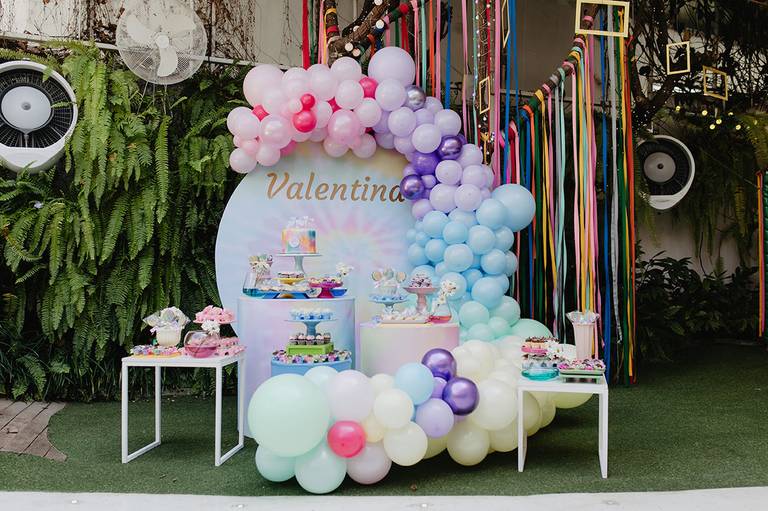 decoracao tie dye mesa decorada espaco tragaluz
