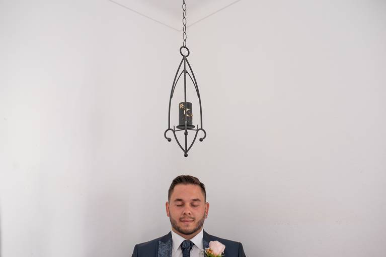 Foto criativa com noivo