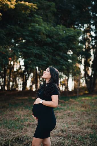 Natália à espera da Luana ♥