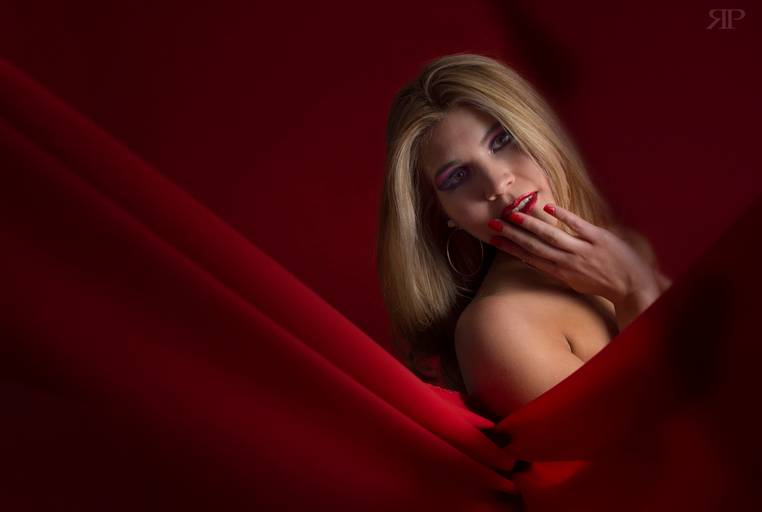 Sesion de fotos sesy en rosario, fotografia de modelos proyecto rojo