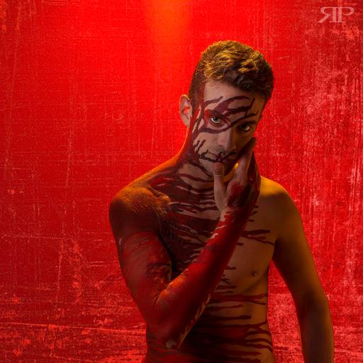 sesion de fotos body painting color rojo para modelos hombres en rosario