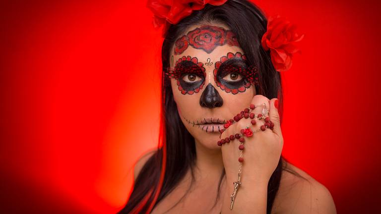 maquillaje de catrina, catrina mexicana, sesión de fotos en rosario, sesiones de fotos, book de fotos, body painting, estudio fotográfico, maquillaje artístico, catrinas, 