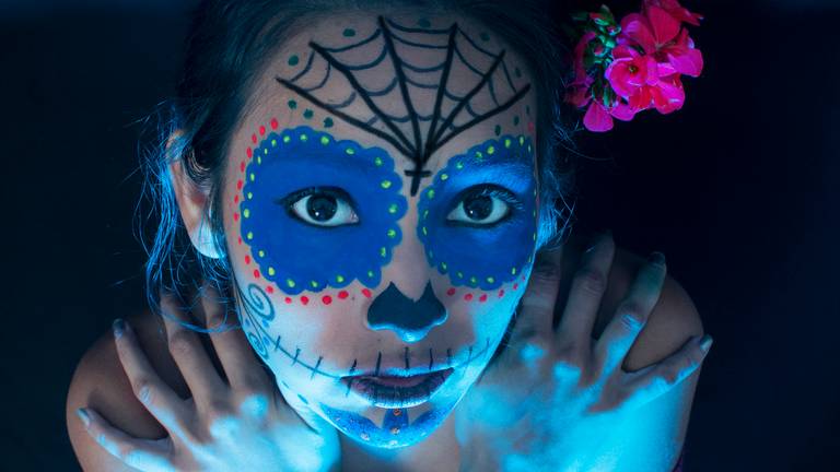 maquillaje de catrina, catrina mexicana, sesión de fotos en rosario, sesiones de fotos, book de fotos, body painting, estudio fotográfico, maquillaje artístico, catrinas, 