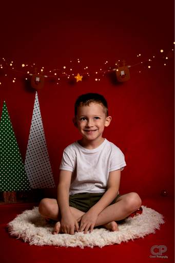 fotos divertidas navideñas en estudio fotografico para niños, fotografia de estudio