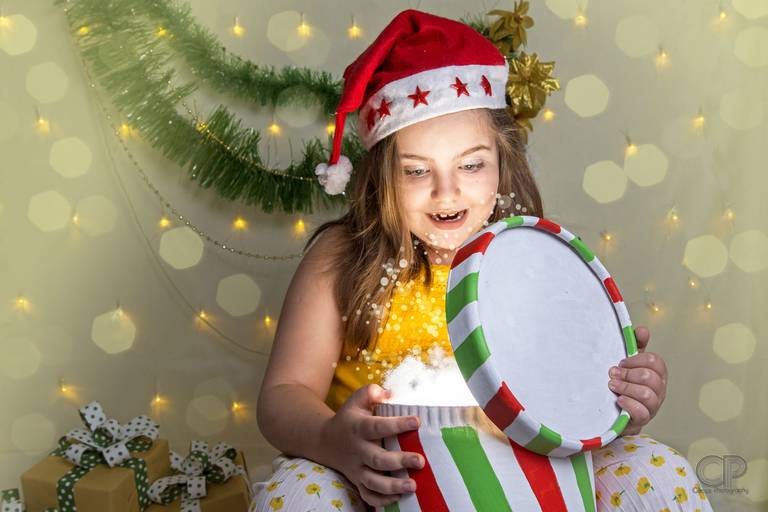 fotos navideñas en familia, book navidad, fotos de navidad, niñas, fotoas navideñas, mini sesiones de navidad, fotos en rosario, sesiones divertidas