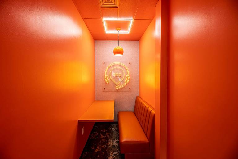 They are professional interior photographs made to give the real feeling of being inside the project. All thought to create desire in the work done by the architects. Magic Lens Photo Media. cowork space