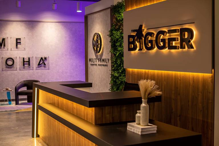 They are professional interior photographs made to give the real feeling of being inside the project. All thought to create desire in the work done by the architects. Magic Lens Photo Media. Front desk