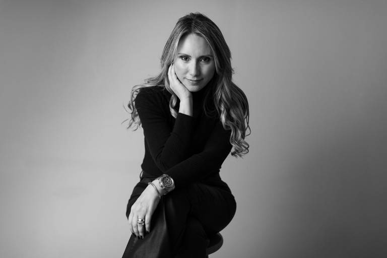 Corporate Portrait Magic Lens Photomedia female