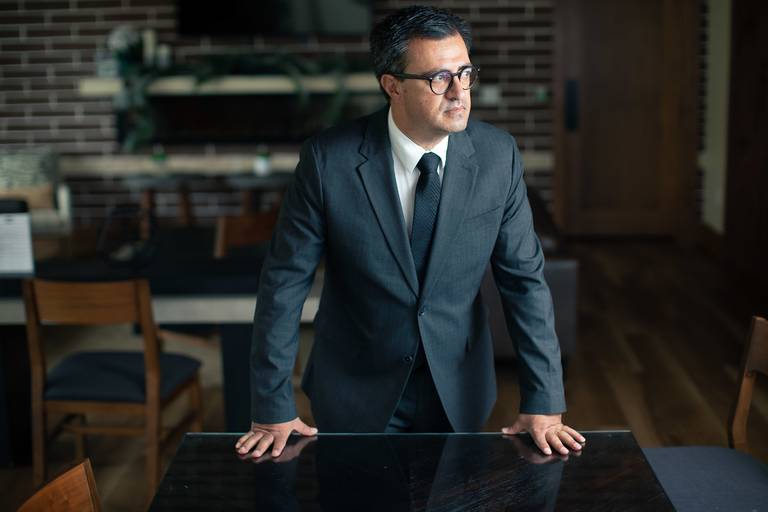 Corporate Portrait Magic Lens Photomedia male