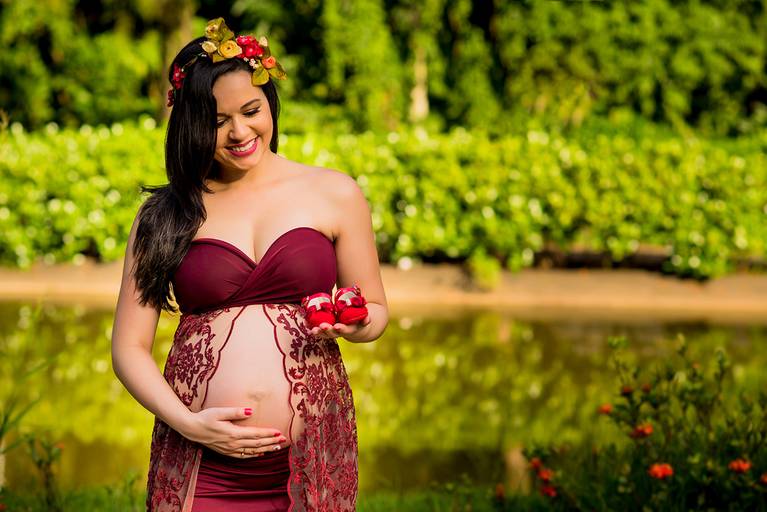 ensaio de gestante, silhueta gestante, fotos de gestante externo, ensaio fotografico no amanhecer, ensaio no entardecer, ensaio de gestante com irmão, ensaio de gestante com familia, gestante loira, gestante feliz e linda.