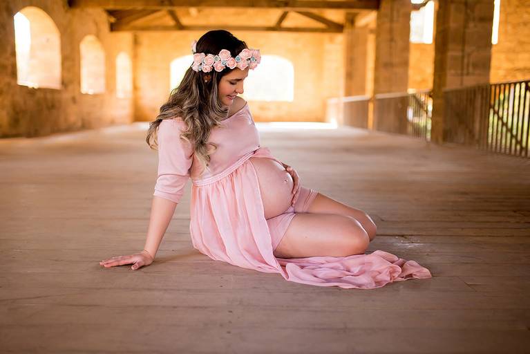 ensaio de gestante, silhueta gestante, fotos de gestante externo, ensaio fotografico no amanhecer, ensaio no entardecer, ensaio de gestante com irmão, ensaio de gestante com familia, gestante loira, gestante feliz e linda.