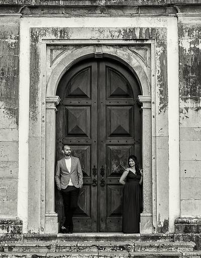 Fotos divertidas de casal ,destination wedding_Portugal,melhores fotografos de casamento Lisboa,casamentos exclusivos