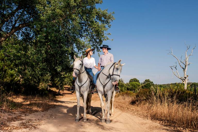 Fotos de casal a cavalo,destination wedding_Portugal,melhores fotografos de casamento Lisboa,casamentos exclusivos