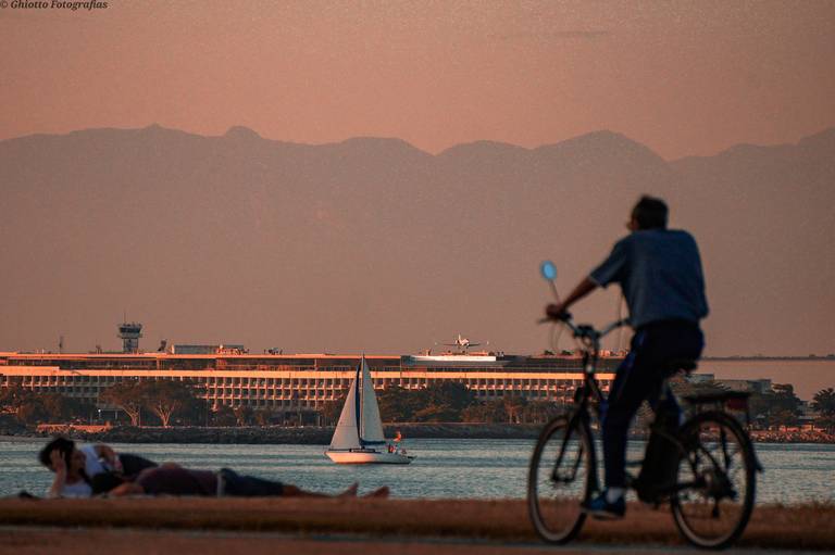 Santos Dummont Aterro do Flamengo pessoas se amando vista maravilhosa