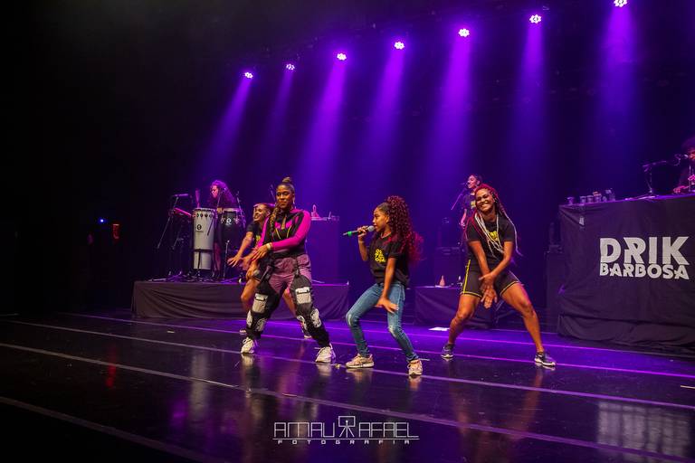 Drik Barbosa e mirella sesc santana