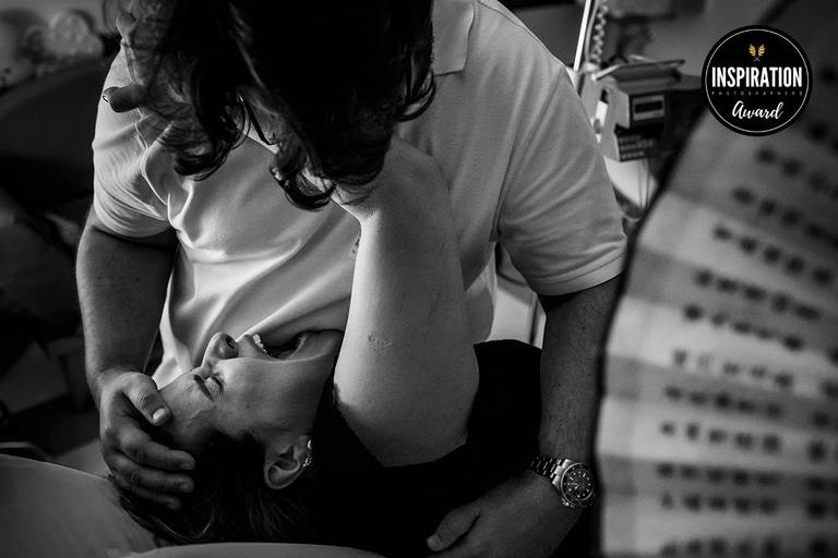 Adriana Costa foi premiada pela Inspiration Family Awards pela foto de um casal durante um trabalho de parto