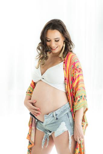 roupa colorida para gestante