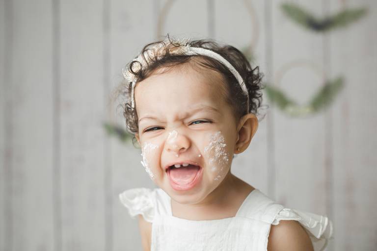 Ensaio smash the cake menina em estúdio RJ