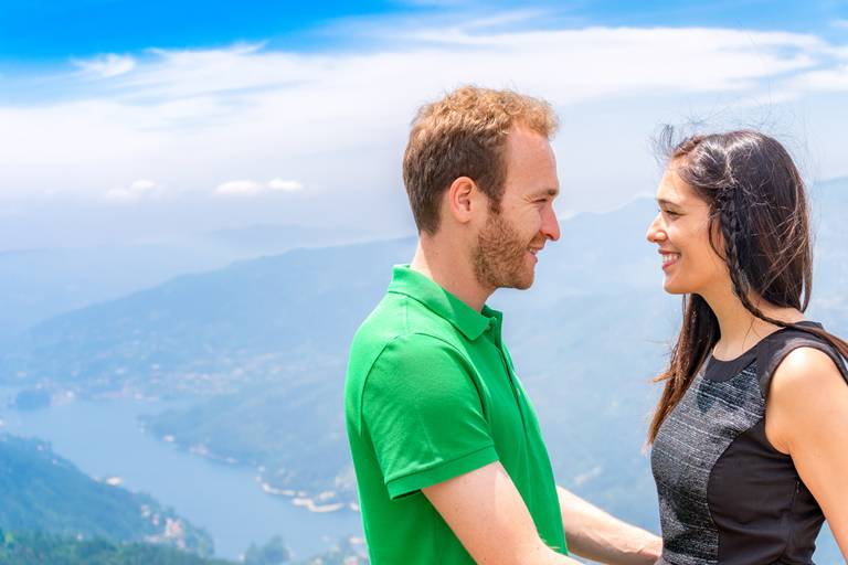 fotos-sessao-love-story-engagement-session-Ana-Armenio-fotografo-casamento-vila-verde-braga-portugal-foto-felicidade-campo-animais-noivos-lagoas-geres-momentos-paisagens-incriveis-passeio-fotografias-2018