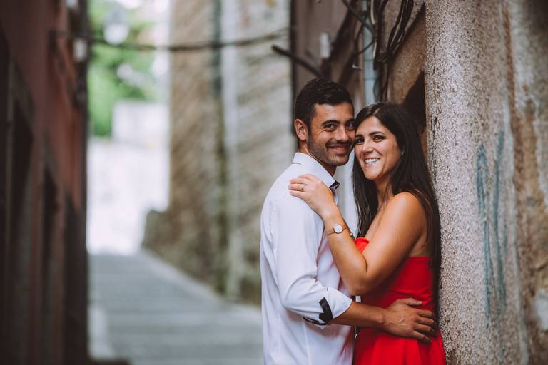 fotos-sessao-love-story-engagement-session-Barbara-Cristiano-fotografo-casamento-vila-verde-braga-portugal-foto-felicidade-cidade-urbana-noivos-movimento-jardim-flores-momentos-paisagens-incriveis-passeio-fotografias-2019