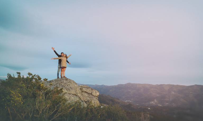 fotos-sessao-love-story-engagement-session-Luisa-Andre-fotografo-casamento-vila-verde-braga-portugal-foto-felicidade-campo-animais-noivos-piquenique-ponei-momentos-eternidade-passeio-bicicleta-trator-fotografias-2018