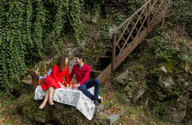 fotos-sessao-love-story-engagement-session-Luisa-Andre-fotografo-casamento-vila-verde-braga-portugal-foto-felicidade-campo-animais-noivos-piquenique-ponei-momentos-eternidade-passeio-bicicleta-trator-fotografias-2018