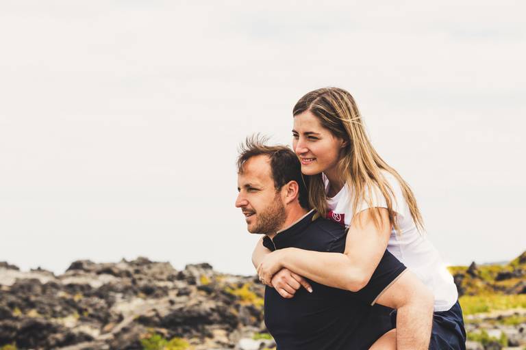 fotos-sessao-love-story-engagement-session-Mara-Carlos-fotografo-casamento-vila-verde-braga-ilha-açores-parque-lagoas-portugal-foto-felicidade-brincadeiras-noivos-mergulho-agua-natureza-rio-momentos-paisagens-incriveis-passeio-fotografias-2018