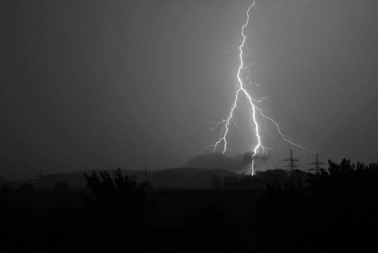 cristina syono
foto-arte-psicoterapia
raiva como o raio que parte
qual o sentido da vida?