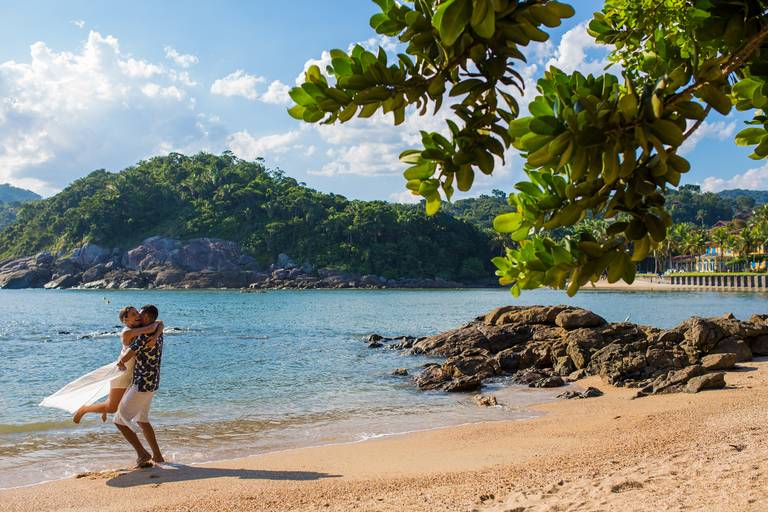 Fenix Arte Foto | Fotografia de Casal | Sessão de fotos | PRAIA#fenixartephoto #fenixartefoto #fotografodecasamento #prewedding #noivos