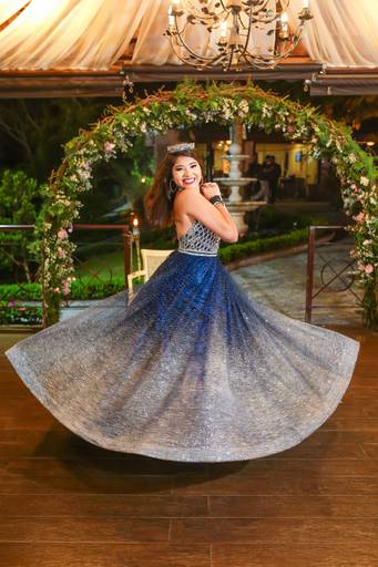 Fenix Arte Foto | Fotografia de Aniversário | Debutante | PRAIA#fenixartephoto #fenixartefoto #fotografodedebutante #festade15anos #meus15anos