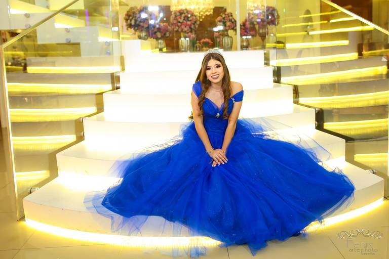 Fenix Arte Foto | Fotografia de Aniversário | Debutante | PRAIA#fenixartephoto #fenixartefoto #fotografodedebutante #festade15anos #meus15anos