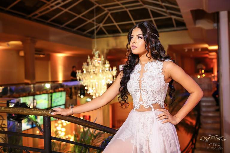 Fenix Arte Foto | Fotografia de Aniversário | Debutante | PRAIA#fenixartephoto #fenixartefoto #fotografodedebutante #festade15anos #meus15anos