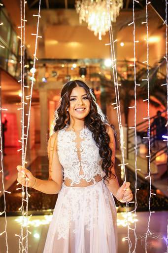 Fenix Arte Foto | Fotografia de Aniversário | Debutante | PRAIA#fenixartephoto #fenixartefoto #fotografodedebutante #festade15anos #meus15anos