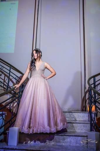 Fenix Arte Foto | Fotografia de Aniversário | Debutante | PRAIA#fenixartephoto #fenixartefoto #fotografodedebutante #festade15anos #meus15anos