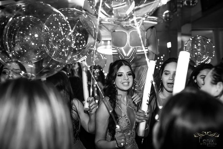 Fenix Arte Foto | Fotografia de Aniversário | Debutante | PRAIA#fenixartephoto #fenixartefoto #fotografodedebutante #festade15anos #meus15anos