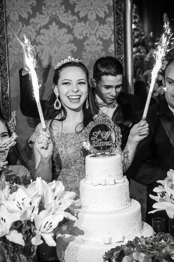 Fenix Arte Foto | Fotografia de Aniversário | Debutante | PRAIA#fenixartephoto #fenixartefoto #fotografodedebutante #festade15anos #meus15anos