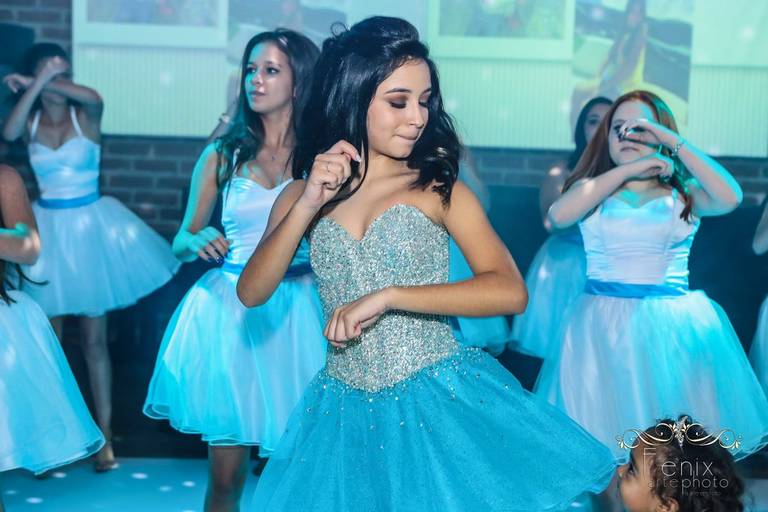 Fenix Arte Foto | Fotografia de Aniversário | Debutante | PRAIA#fenixartephoto #fenixartefoto #fotografodedebutante #festade15anos #meus15anos