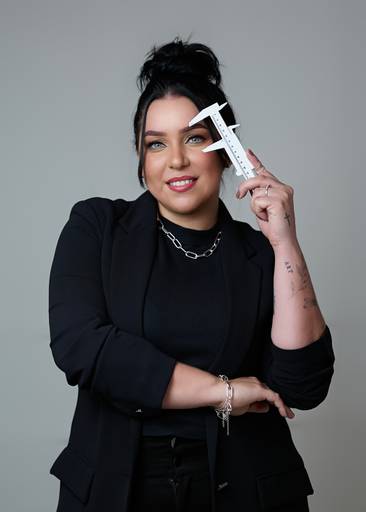 Tainá Meline - Designer de Sobrancelhas
@ tainameline