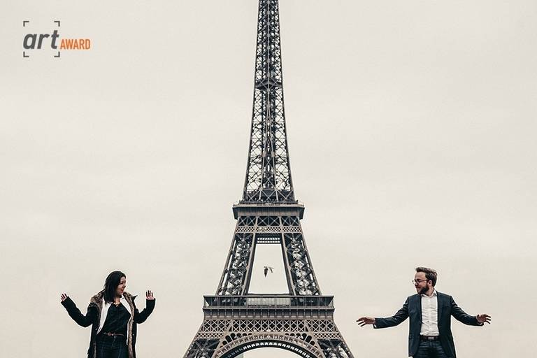 Sessão ensaio de pre casamento e pre wedding em Paris em frente a torre Eiffel