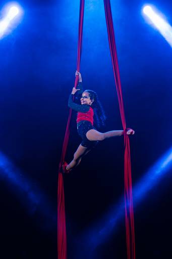 felipe-lopes-fotografia-fotografo-em-osorio-escola-de-danca-aerea-espetaculo-final-de-ano-flutua