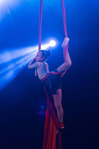 felipe-lopes-fotografia-fotografo-em-osorio-escola-de-danca-aerea-espetaculo-final-de-ano-flutua