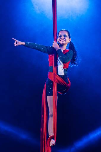 felipe-lopes-fotografia-fotografo-em-osorio-escola-de-danca-aerea-espetaculo-final-de-ano-flutua