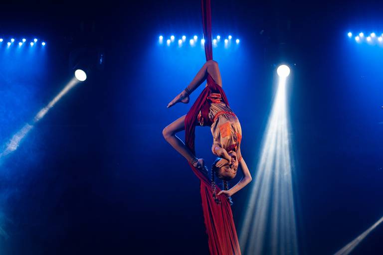 felipe-lopes-fotografia-fotografo-em-osorio-escola-de-danca-aerea-espetaculo-final-de-ano-flutua